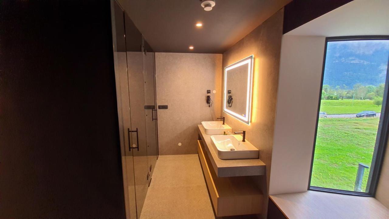 בובק Hotel Soca מראה חיצוני תמונה
