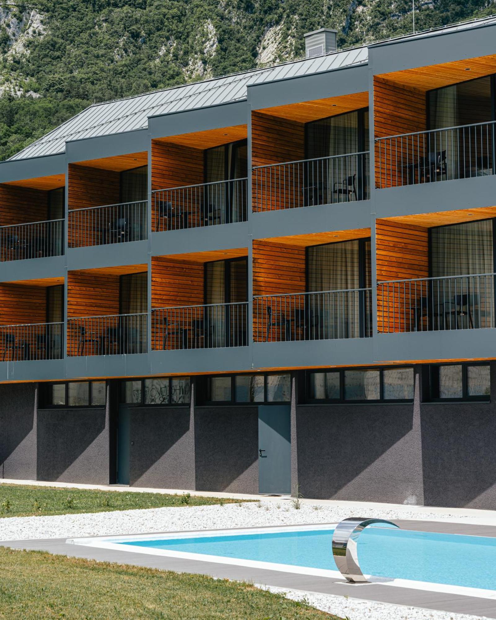 בובק Hotel Soca מראה חיצוני תמונה